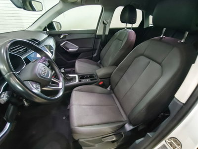 Audi Q3 35 TDI quattro S tronic Business (9)