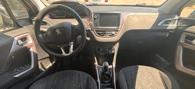 Peugeot 2008 e-HDi 92 CV Stop&Start Active (10)