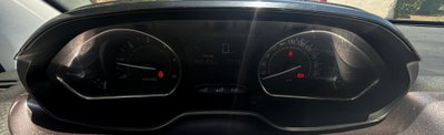 Peugeot 2008 e-HDi 92 CV Stop&Start Active (14)