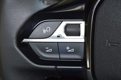 Peugeot 2008 1.2 puretech Allure s&s 100cv (13)