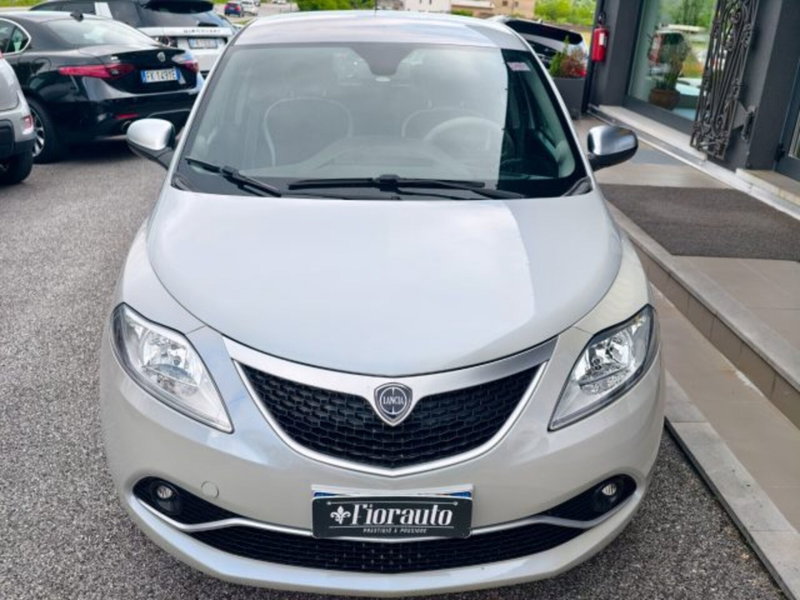Lancia Ypsilon 1.2 69 CV 5 porte Mya