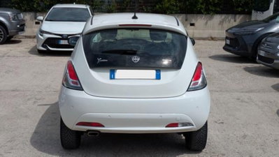 Lancia Ypsilon 1.0 FireFly 5 porte S&S Hybrid Gold Plus (12)