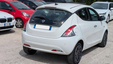 Lancia Ypsilon 1.0 FireFly 5 porte S&S Hybrid Gold Plus (4)
