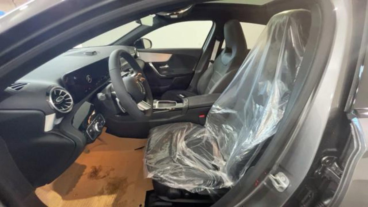 Mercedes-Benz Classe A 180 d AMG Line Premium Plus auto (6)