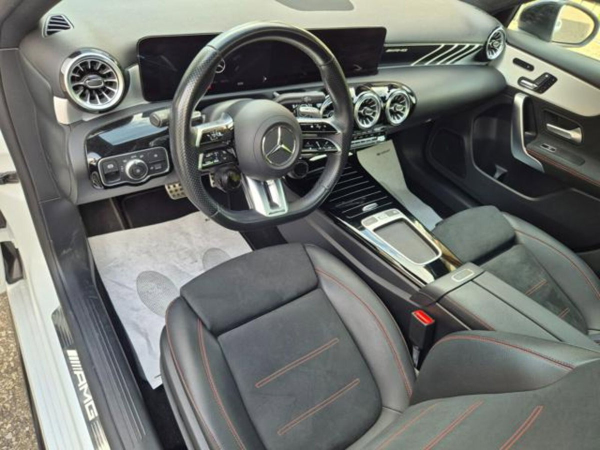 Mercedes-Benz Classe A AMG 35 AMG Line Premium Plus 4matic auto (11)