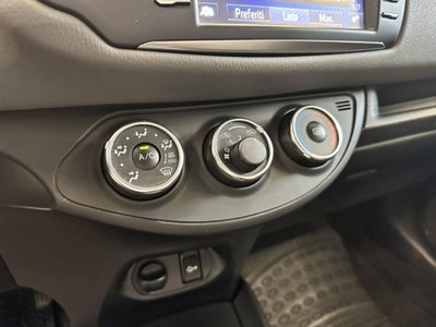 Toyota Yaris 1.0 5 porte Active (15)