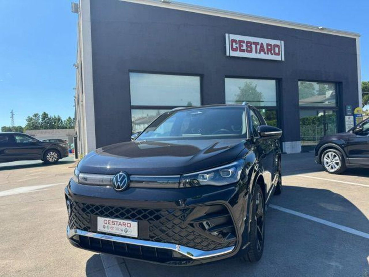Volkswagen Tiguan 2.0 tdi R-Line 150cv dsg