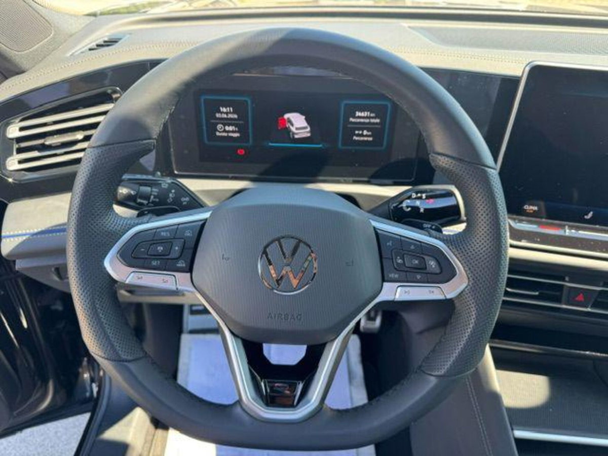 Volkswagen Tiguan 2.0 tdi R-Line 150cv dsg (11)