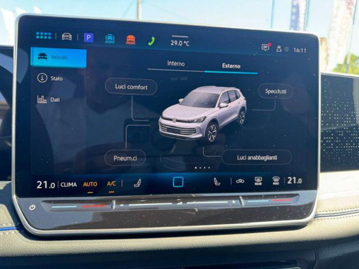 Volkswagen Tiguan 2.0 tdi R-Line 150cv dsg (13)