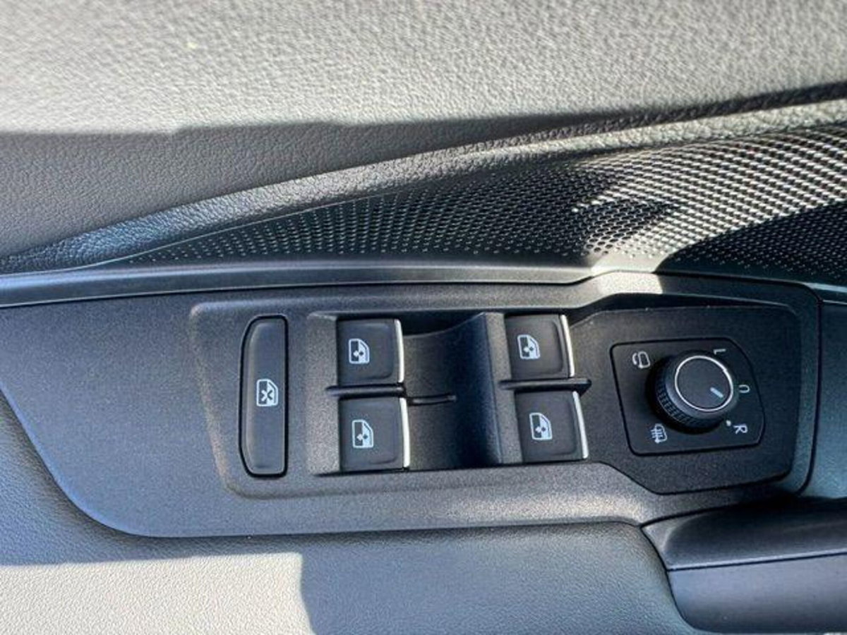 Volkswagen Tiguan 2.0 tdi R-Line 150cv dsg (15)