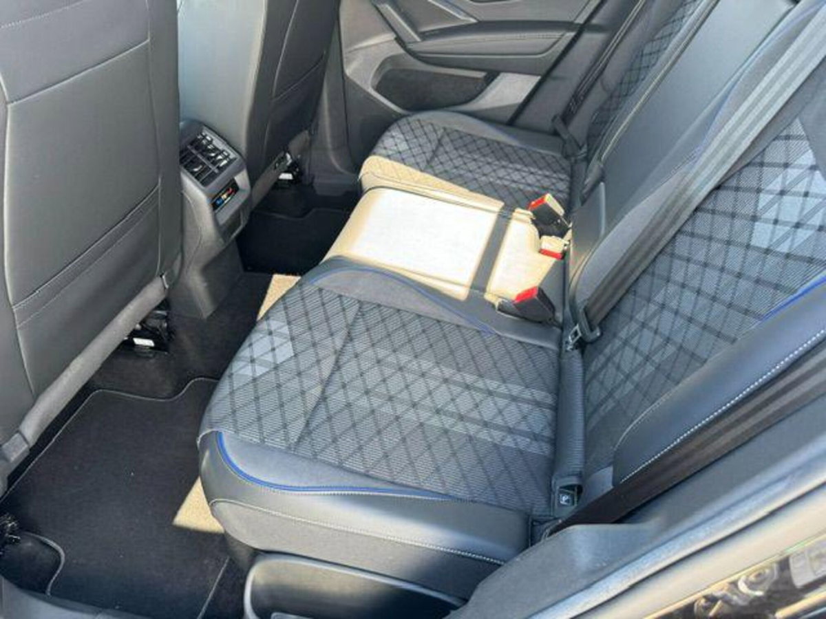 Volkswagen Tiguan 2.0 tdi R-Line 150cv dsg (17)