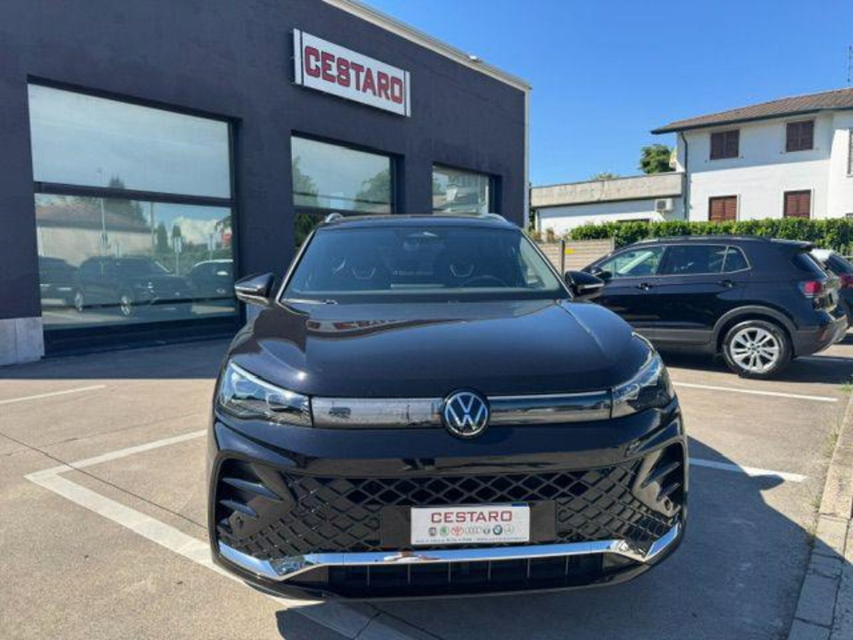 Volkswagen Tiguan 2.0 tdi R-Line 150cv dsg (2)