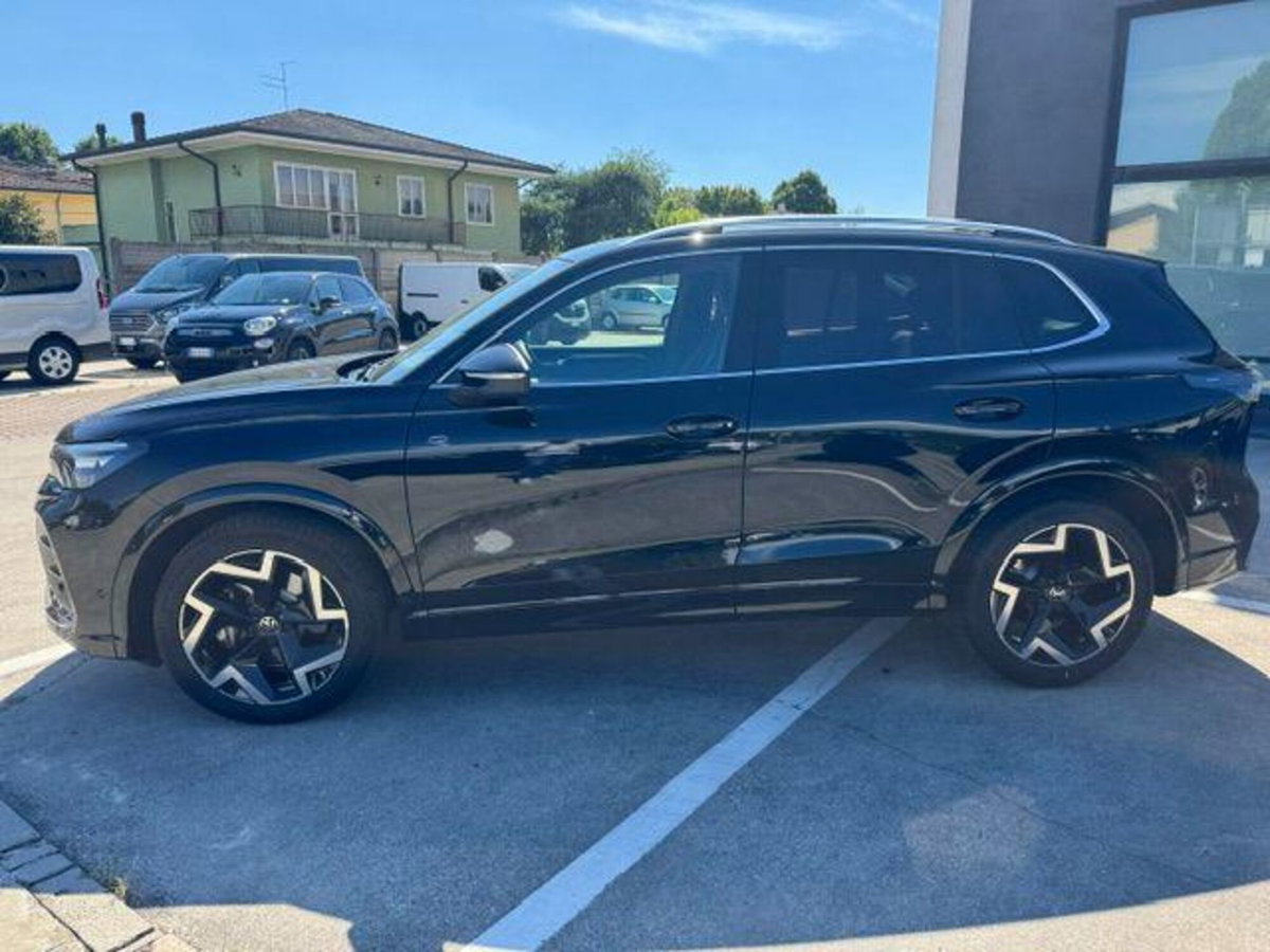 Volkswagen Tiguan 2.0 tdi R-Line 150cv dsg (4)