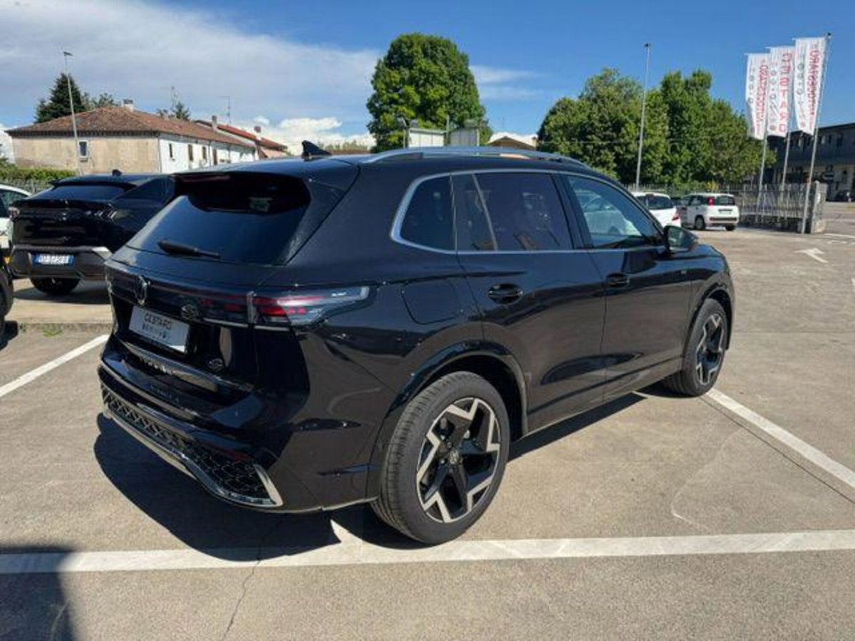 Volkswagen Tiguan 2.0 tdi R-Line 150cv dsg (7)