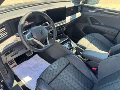 Volkswagen Tiguan 2.0 tdi R-Line 150cv dsg (8)