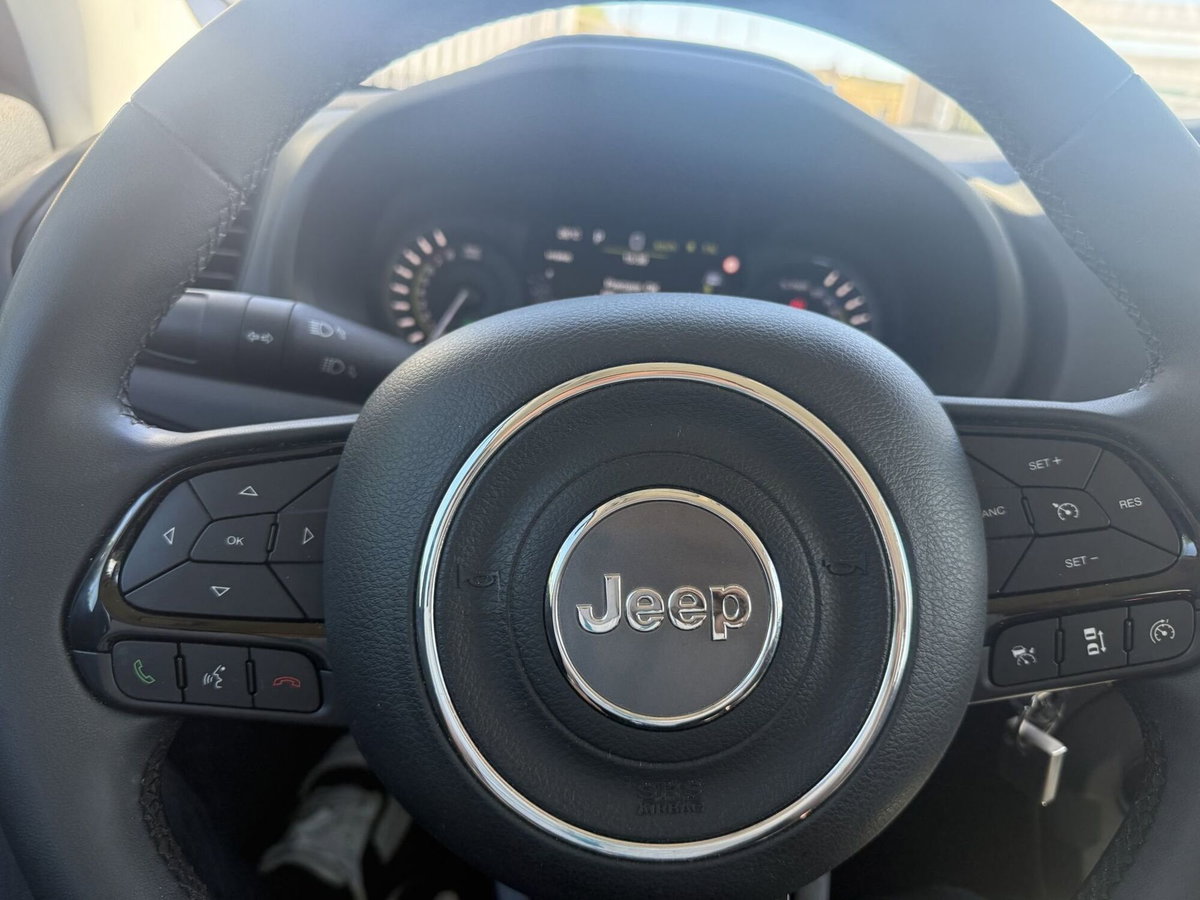 Jeep Renegade 1.3 T4 190CV PHEV 4xe AT6 Limited (15)