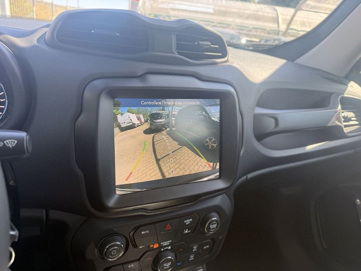 Jeep Renegade 1.3 T4 190CV PHEV 4xe AT6 Limited (16)