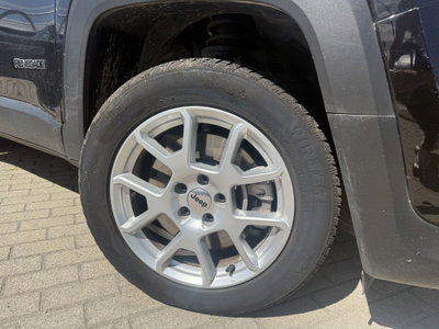 Jeep Renegade 1.3 T4 190CV PHEV 4xe AT6 Limited (4)
