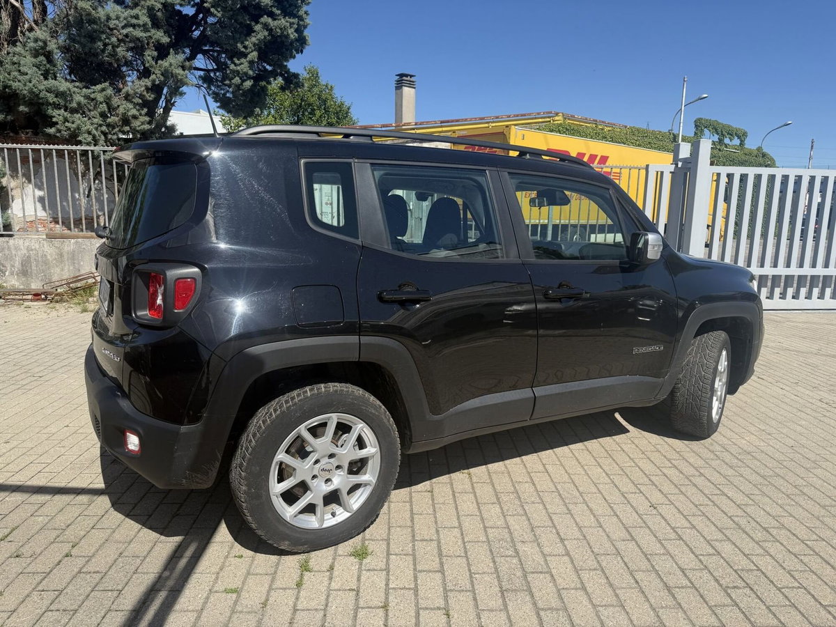 Jeep Renegade 1.3 T4 190CV PHEV 4xe AT6 Limited (5)