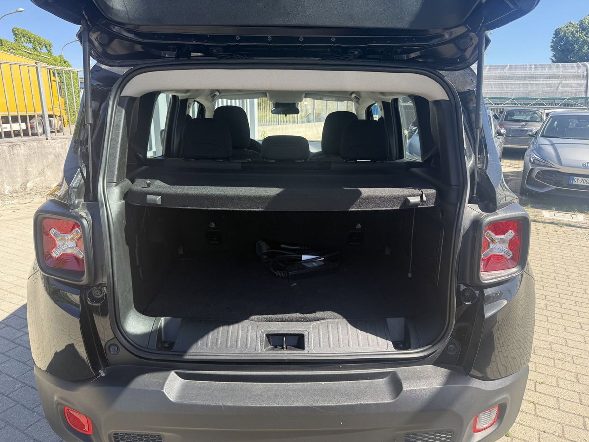 Jeep Renegade 1.3 T4 190CV PHEV 4xe AT6 Limited (8)
