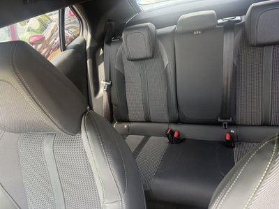 Peugeot 2008 PureTech 130 S&S EAT8 GT (12)