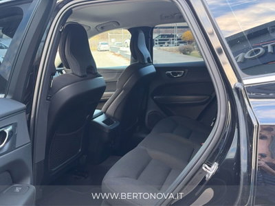 Volvo XC60 B4 (d) AWD Geartronic Momentum Pro (10)