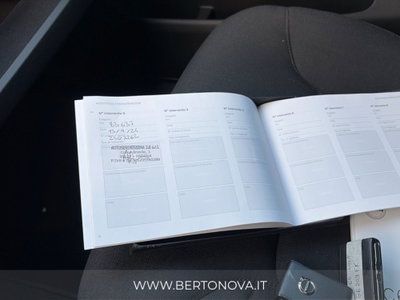 Volvo XC60 B4 (d) AWD Geartronic Momentum Pro (16)