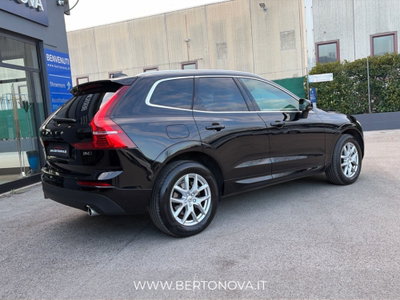 Volvo XC60 B4 (d) AWD Geartronic Momentum Pro (2)