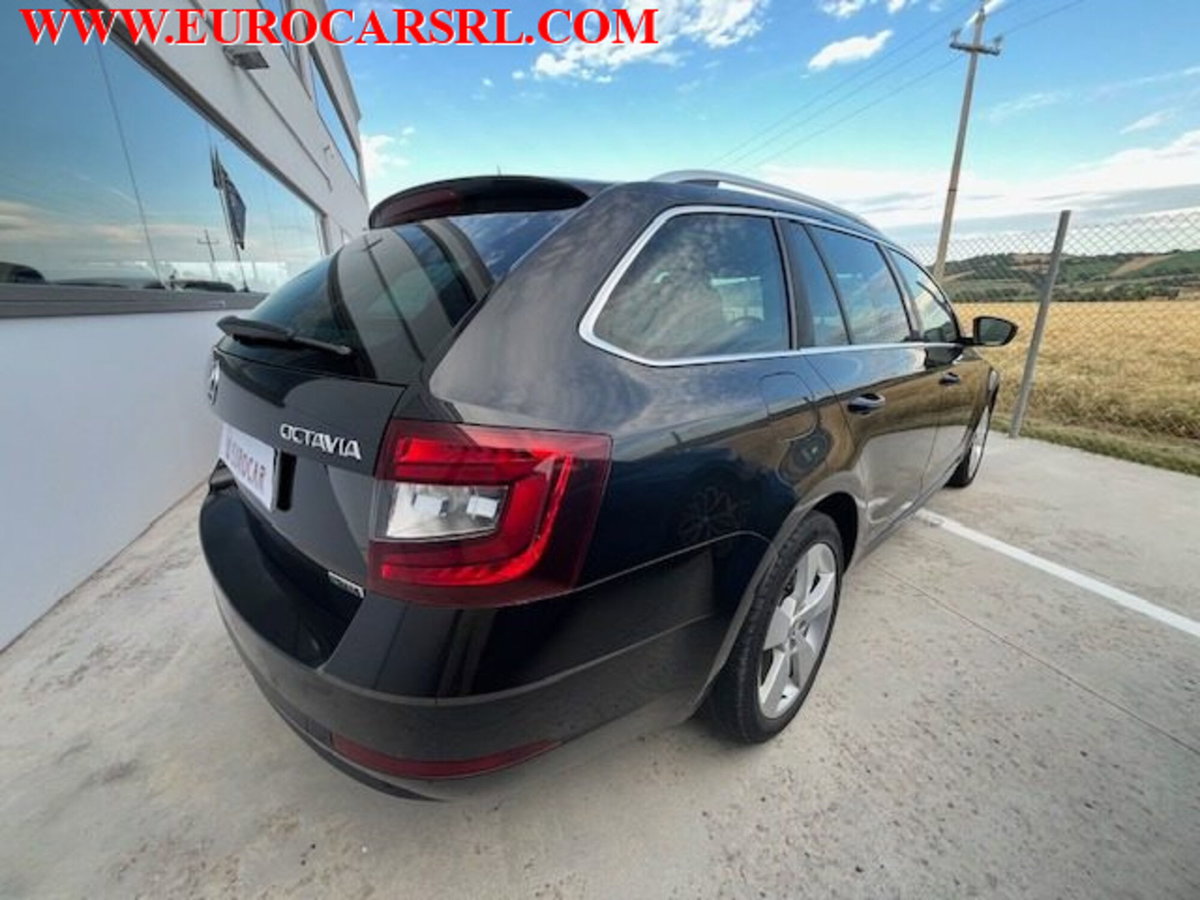 Skoda Octavia Station Wagon 1.4 TSI DSG Wagon Style G-Tec (7)