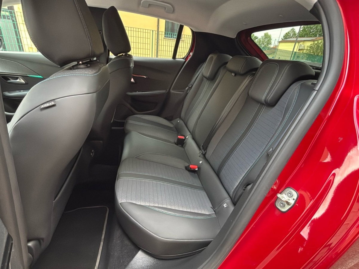 Peugeot 208 PureTech 100 Stop&Start 5 porte Allure (11)