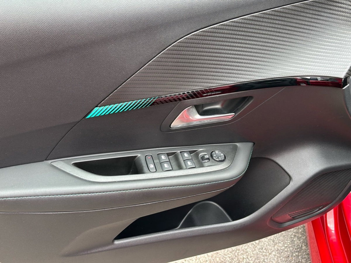 Peugeot 208 PureTech 100 Stop&Start 5 porte Allure (20)