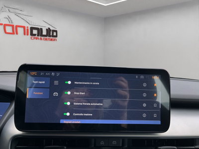 Jeep Avenger 1.2 turbo e-hybrid mhev Upland 4xe 145cv edct6 (16)