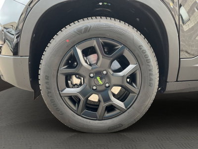 Jeep Avenger 1.2 turbo e-hybrid mhev Upland 4xe 145cv edct6 (4)