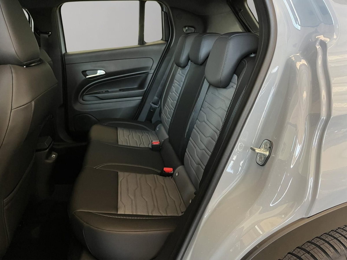 Jeep Avenger 1.2 turbo e-hybrid mhev Upland 4xe 145cv edct6 (12)