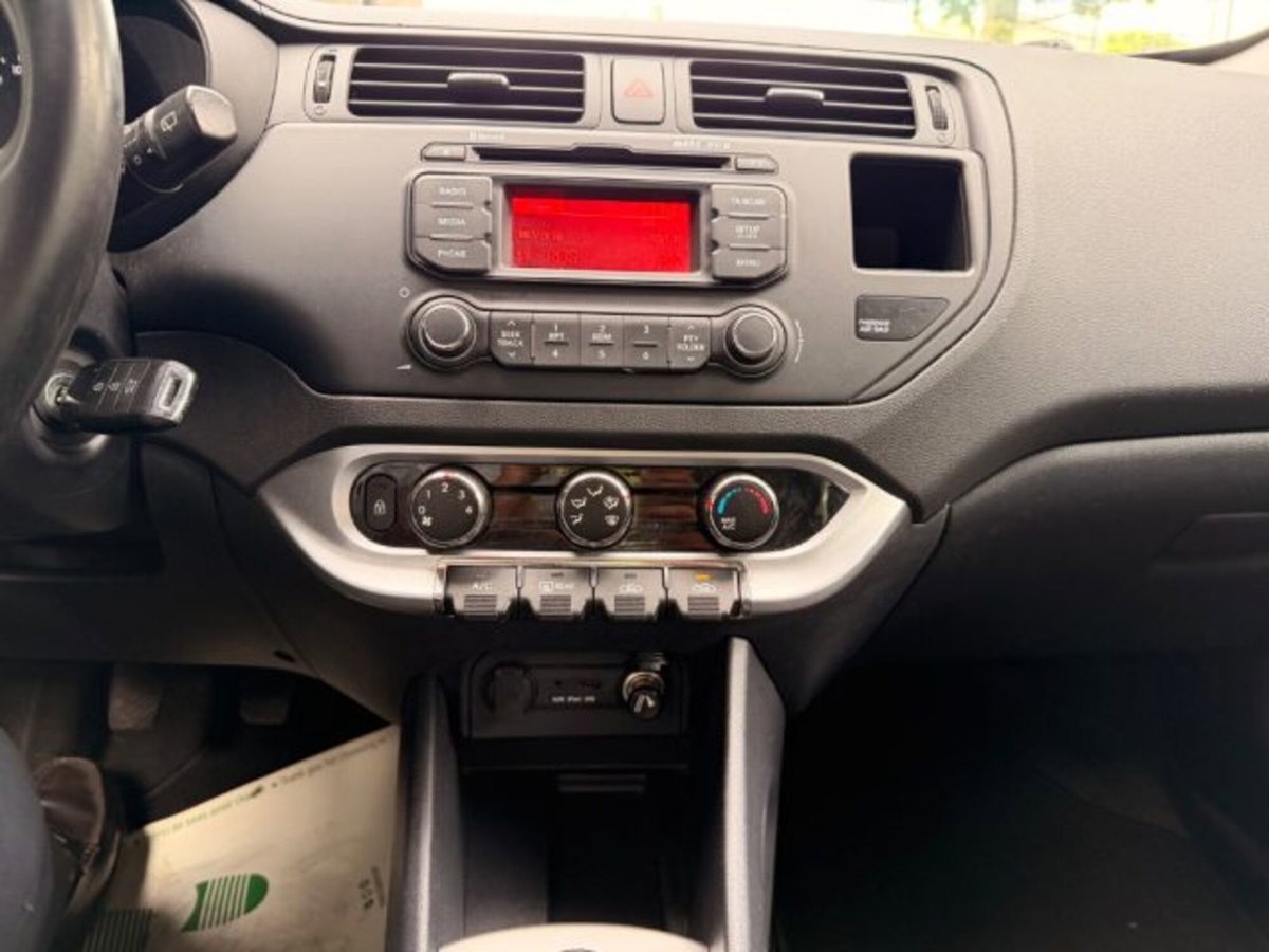 Kia Rio 1.2 CVVT 5p. Cool (16)