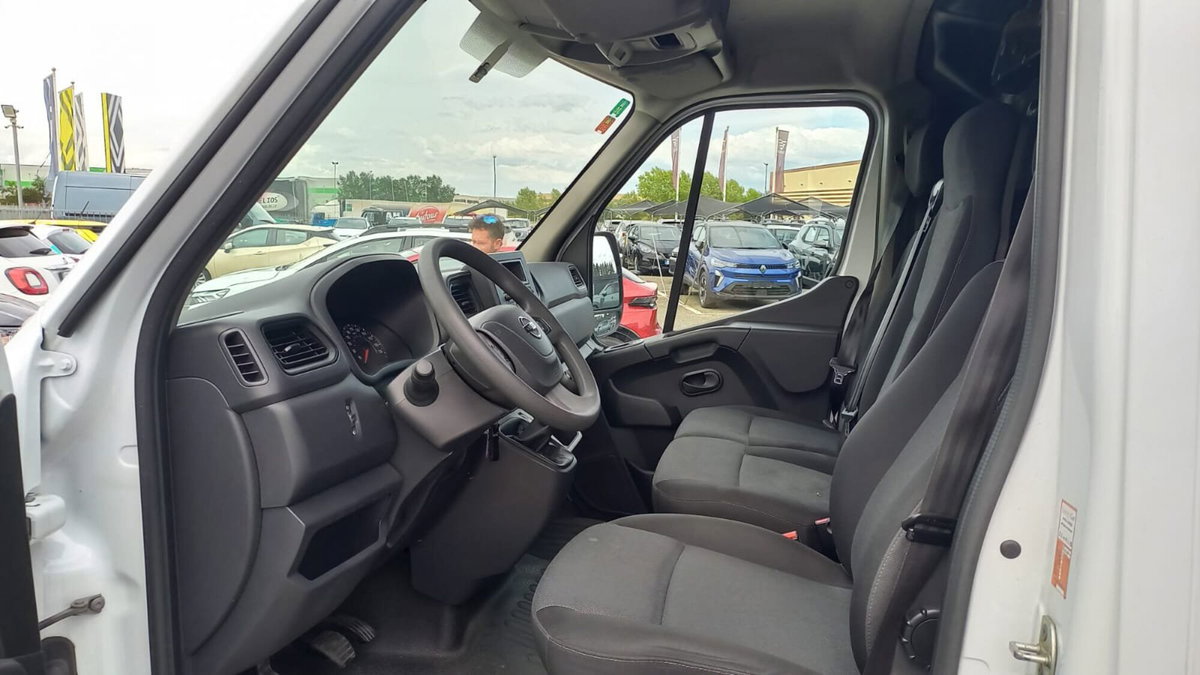 Nissan Interstar Furgone 35 2.3 dCi 135CV PL-TA Acenta Furgone (5)