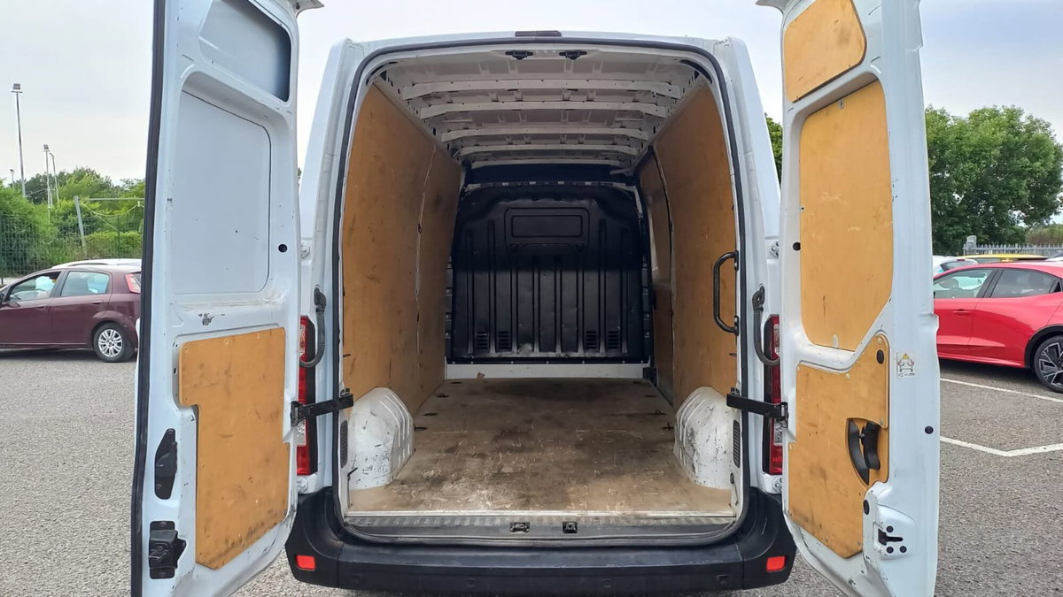 Nissan Interstar Furgone 35 2.3 dCi 135CV PL-TA Acenta Furgone (8)