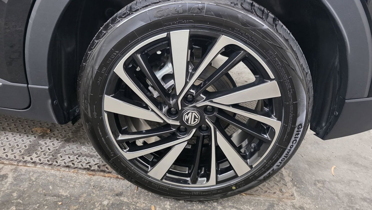 Mg ZS 1.5 hybrid+ Luxury auto (16)