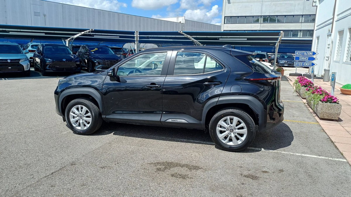 Toyota Yaris Cross 1.5 Hybrid 5p. E-CVT Active (3)