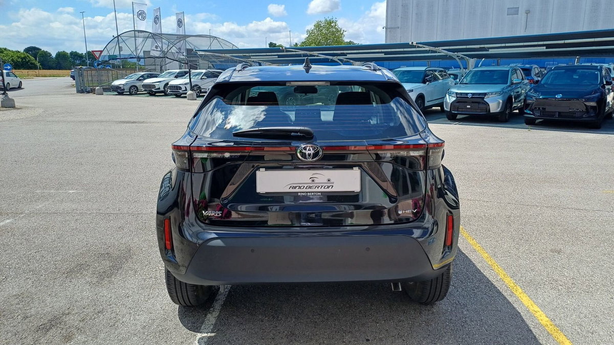 Toyota Yaris Cross 1.5 Hybrid 5p. E-CVT Active (4)