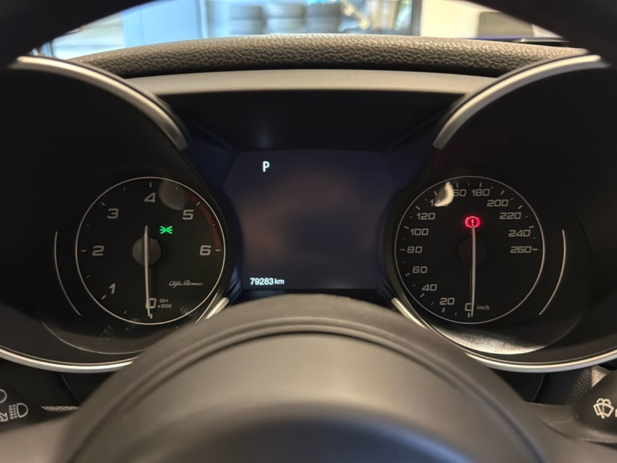 Alfa Romeo Giulia 2.2 Turbodiesel 160 CV AT8 Super (10)