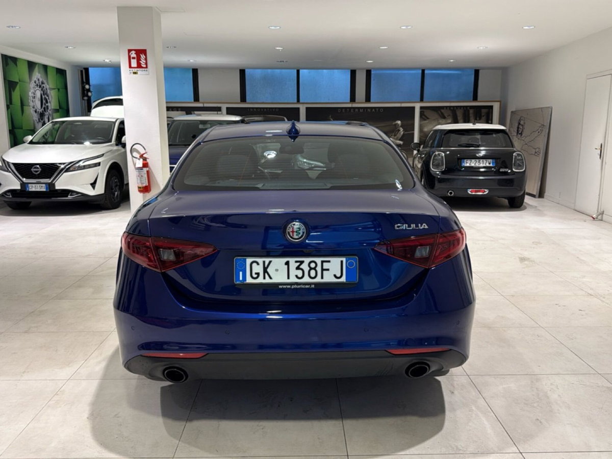 Alfa Romeo Giulia 2.2 Turbodiesel 160 CV AT8 Super (16)