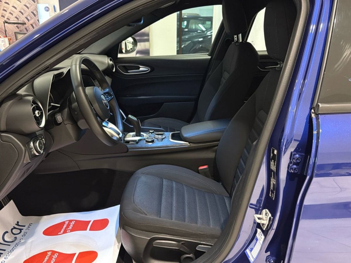 Alfa Romeo Giulia 2.2 Turbodiesel 160 CV AT8 Super (18)