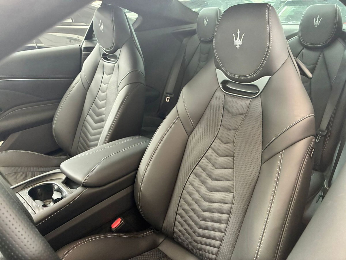 Maserati Granturismo 3.0 Trofeo awd auto (7)