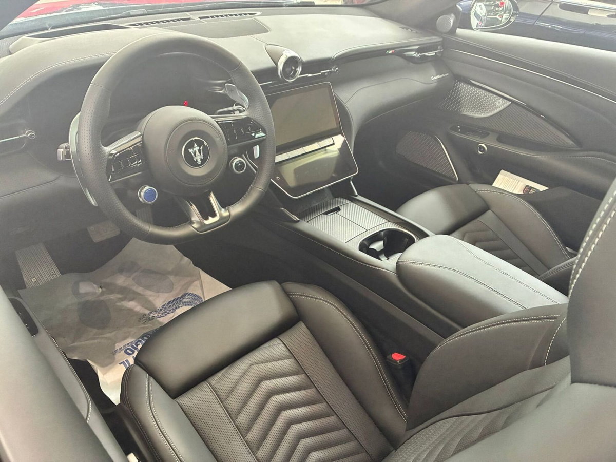 Maserati Granturismo 3.0 Trofeo awd auto (8)