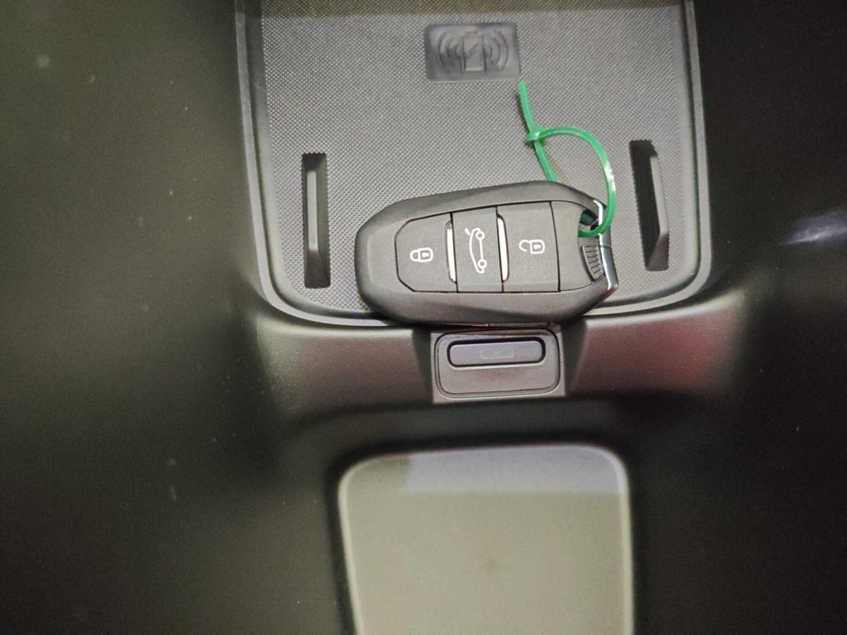 Jeep Avenger full-electric Summit fwd 156cv auto (18)