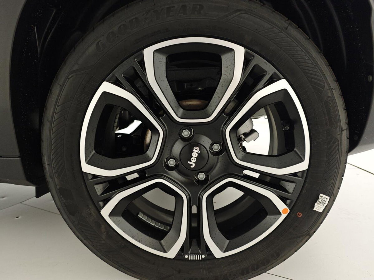 Jeep Avenger full-electric Summit fwd 156cv auto (9)