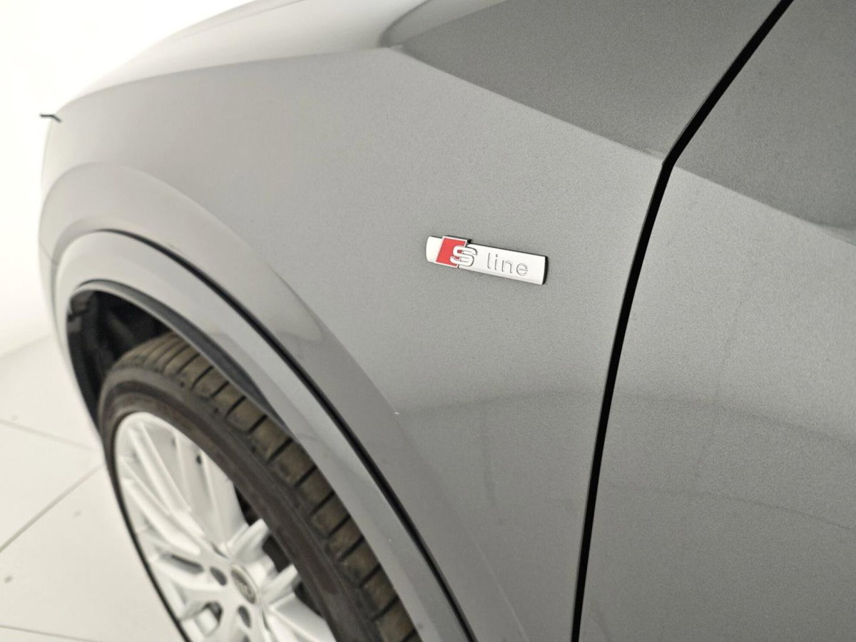 Audi Q2 Q2 35 TDI quattro S tronic S line Edition (14)