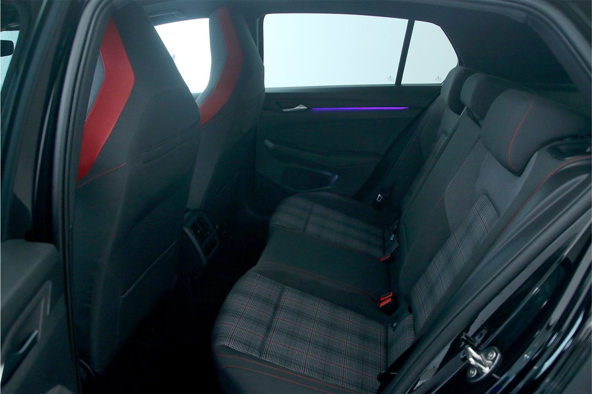 Volkswagen Golf 2.0 tsi GTI 265cv dsg (8)
