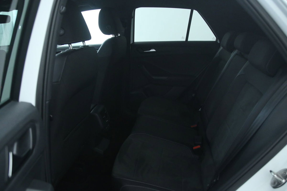 Volkswagen T-Roc 1.0 TSI Style (8)